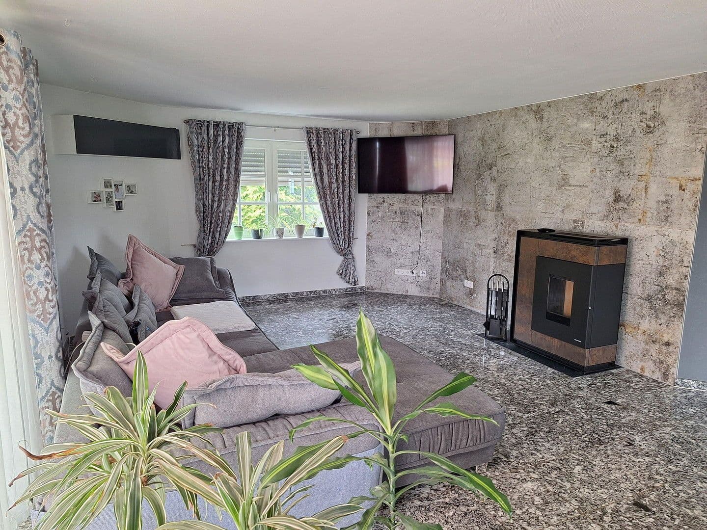 Prodej domu 175 m², pozemek 757 m², Krokusweg 1, Münsingen, Bádensko-Württembersko Prodej domu 175 m², pozemek 757 m², Krokusweg 1, Münsingen, Bádensko-Württembersko