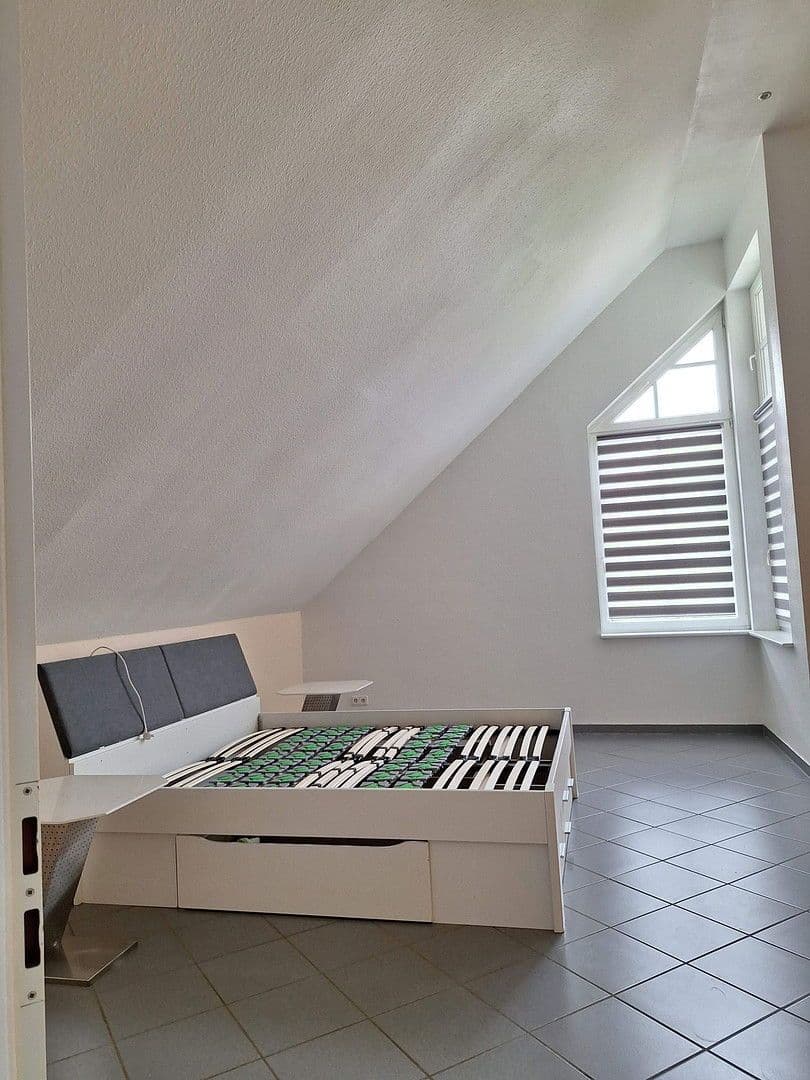 Prodej domu 175 m², pozemek 757 m², Krokusweg 1, Münsingen, Bádensko-Württembersko Prodej domu 175 m², pozemek 757 m², Krokusweg 1, Münsingen, Bádensko-Württembersko