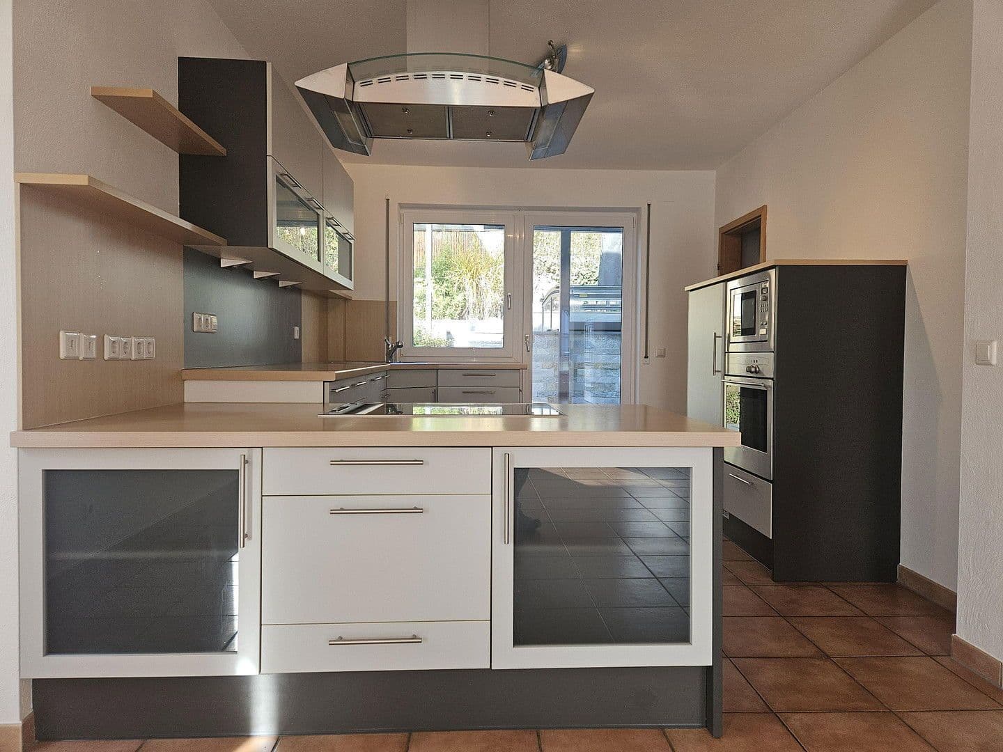 Prodej domu 170 m², pozemek 327 m², Weissach, Bádensko-Württembersko Prodej domu 170 m², pozemek 327 m², Weissach, Bádensko-Württembersko