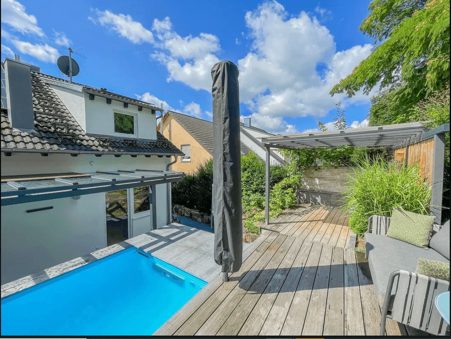 Prodej domu 170 m², pozemek 327 m², Weissach, Bádensko-Württembersko Prodej domu 170 m², pozemek 327 m², Weissach, Bádensko-Württembersko