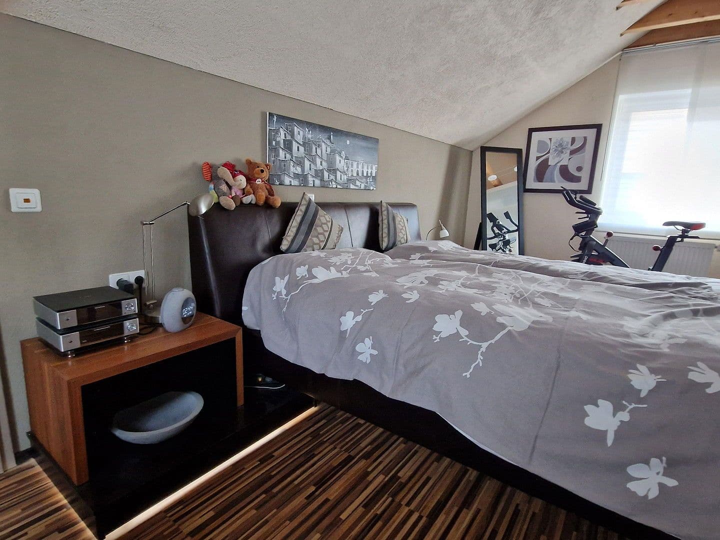 Prodej domu 170 m², pozemek 327 m², Weissach, Bádensko-Württembersko Prodej domu 170 m², pozemek 327 m², Weissach, Bádensko-Württembersko