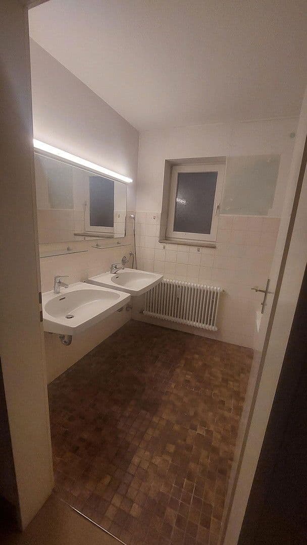 Prodej domu 378 m², pozemek 1.537 m², Engelfriedshalde 45, Tübingen, Bádensko-Württembersko Prodej domu 378 m², pozemek 1.537 m², Engelfriedshalde 45, Tübingen, Bádensko-Württembersko
