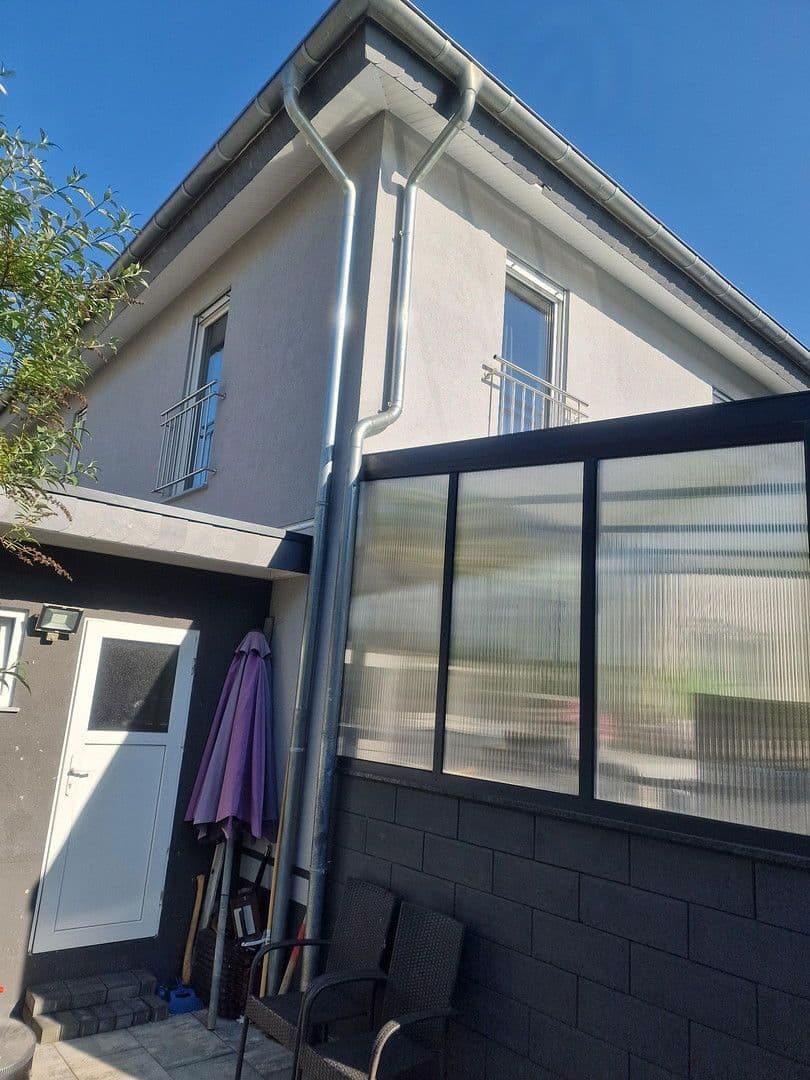 Prodej domu 233 m², pozemek 369 m², Andernach, Porýní-Falc Prodej domu 233 m², pozemek 369 m², Andernach, Porýní-Falc