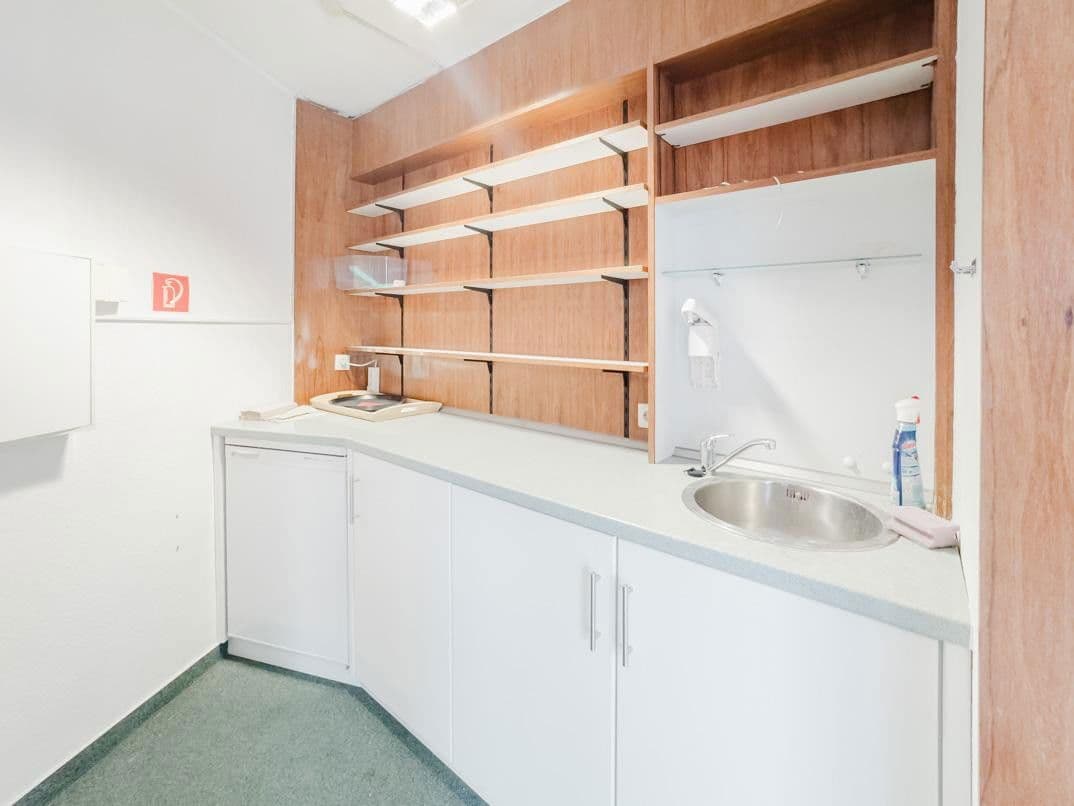 Pronájem nebytového prostoru 202 m², Röntgenstr. 6, Bonn, Severní Porýní-Vestfálsko Pronájem nebytového prostoru 202 m², Röntgenstr. 6, Bonn, Severní Porýní-Vestfálsko