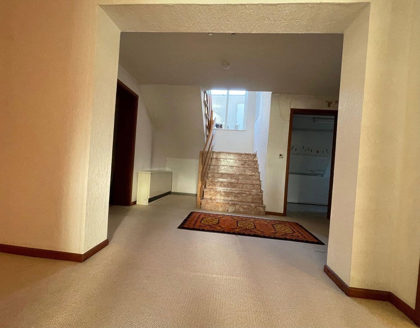 Prodej domu 175 m², pozemek 863 m², Erfurter Str. 4, Bad Emstal, Hessen Prodej domu 175 m², pozemek 863 m², Erfurter Str. 4, Bad Emstal, Hessen