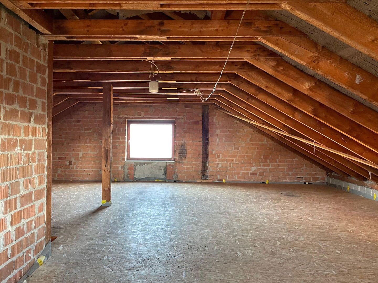 Prodej domu 175 m², pozemek 863 m², Erfurter Str. 4, Bad Emstal, Hessen Prodej domu 175 m², pozemek 863 m², Erfurter Str. 4, Bad Emstal, Hessen