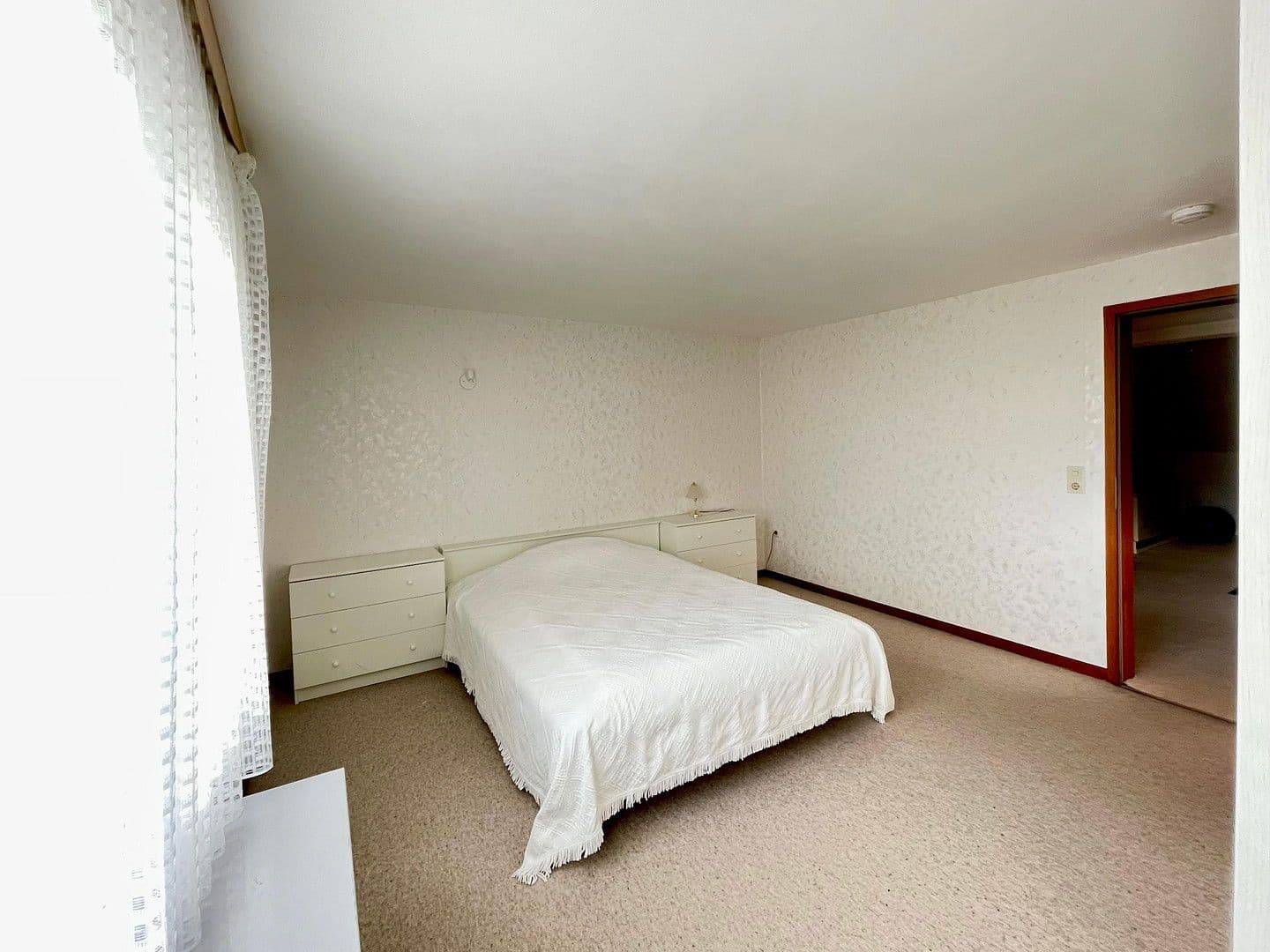 Prodej domu 175 m², pozemek 863 m², Erfurter Str. 4, Bad Emstal, Hessen Prodej domu 175 m², pozemek 863 m², Erfurter Str. 4, Bad Emstal, Hessen