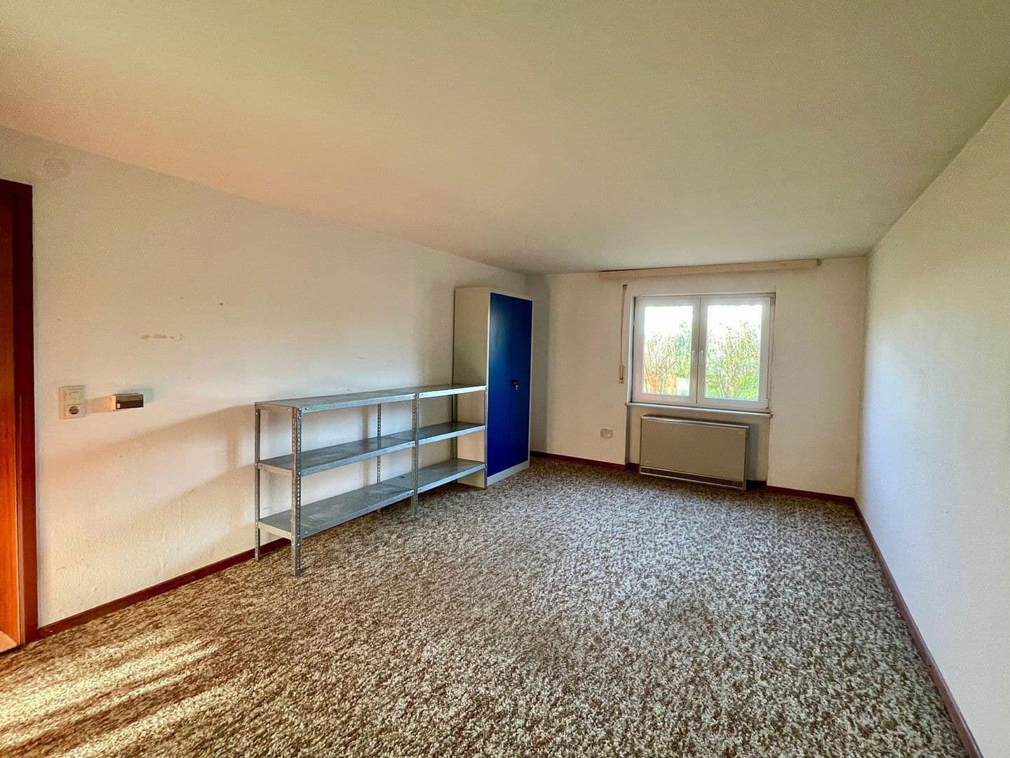 Prodej domu 175 m², pozemek 863 m², Erfurter Str. 4, Bad Emstal, Hessen Prodej domu 175 m², pozemek 863 m², Erfurter Str. 4, Bad Emstal, Hessen