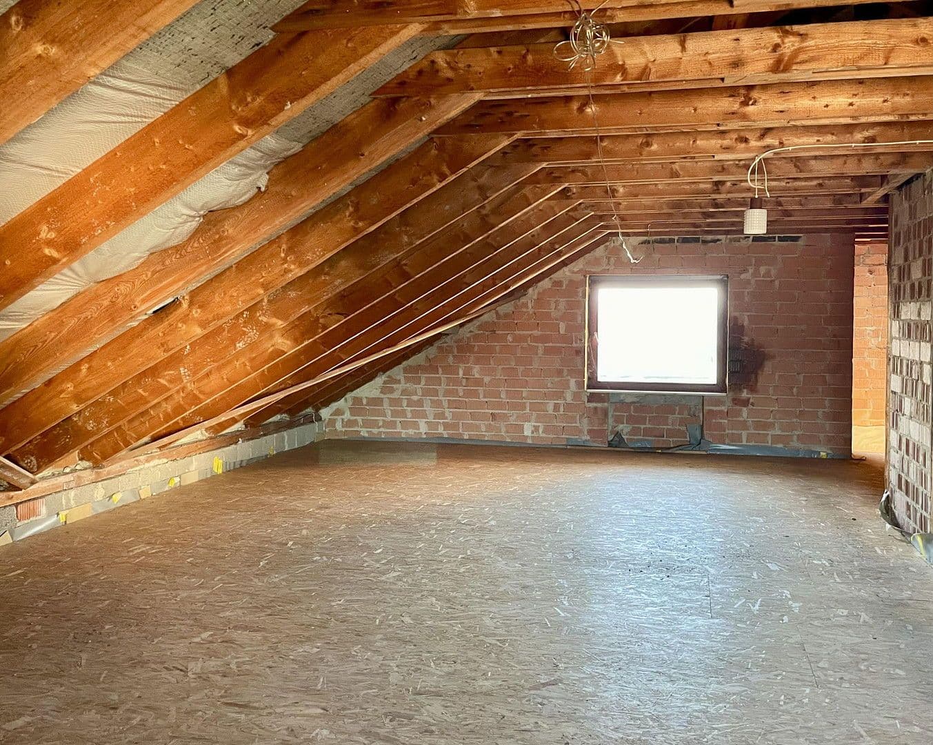 Prodej domu 175 m², pozemek 863 m², Erfurter Str. 4, Bad Emstal, Hessen Prodej domu 175 m², pozemek 863 m², Erfurter Str. 4, Bad Emstal, Hessen