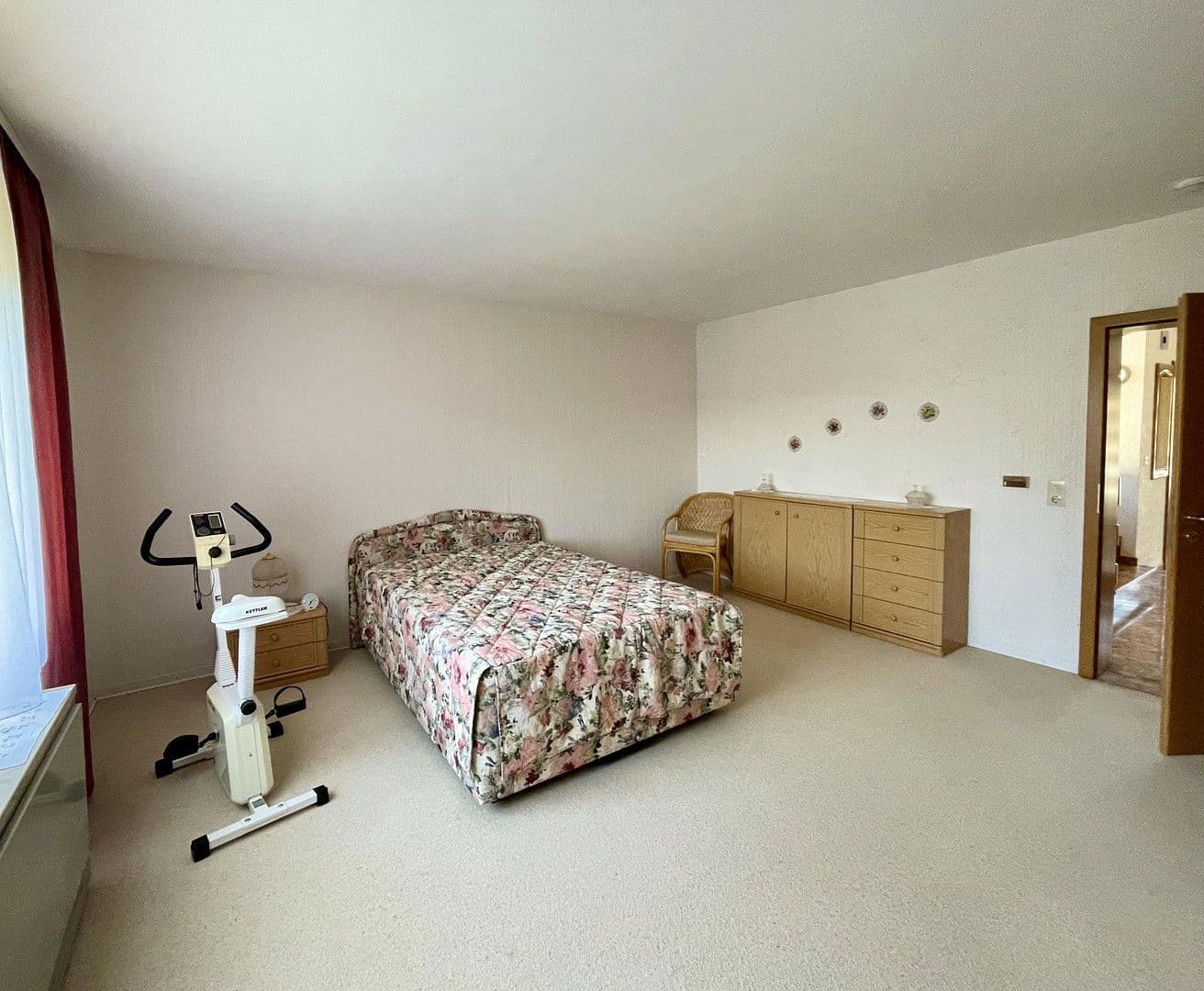 Prodej domu 175 m², pozemek 863 m², Erfurter Str. 4, Bad Emstal, Hessen Prodej domu 175 m², pozemek 863 m², Erfurter Str. 4, Bad Emstal, Hessen