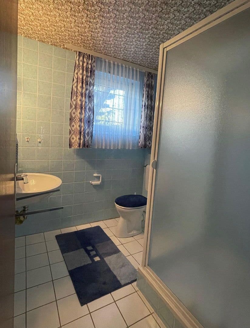 Prodej domu 175 m², pozemek 863 m², Erfurter Str. 4, Bad Emstal, Hessen Prodej domu 175 m², pozemek 863 m², Erfurter Str. 4, Bad Emstal, Hessen