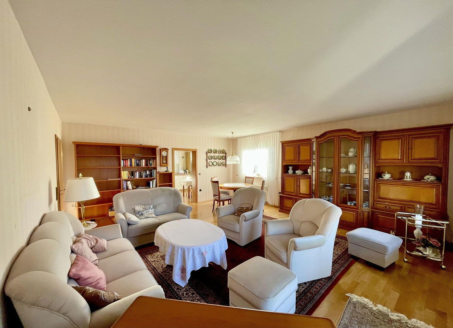 Prodej domu 175 m², pozemek 863 m², Erfurter Str. 4, Bad Emstal, Hessen Prodej domu 175 m², pozemek 863 m², Erfurter Str. 4, Bad Emstal, Hessen