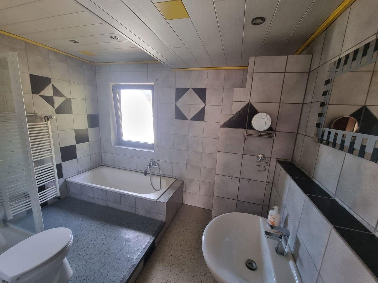 Prodej domu 249 m², pozemek 550 m², Bergstraße 14, Herrstein, Porýní-Falc Prodej domu 249 m², pozemek 550 m², Bergstraße 14, Herrstein, Porýní-Falc