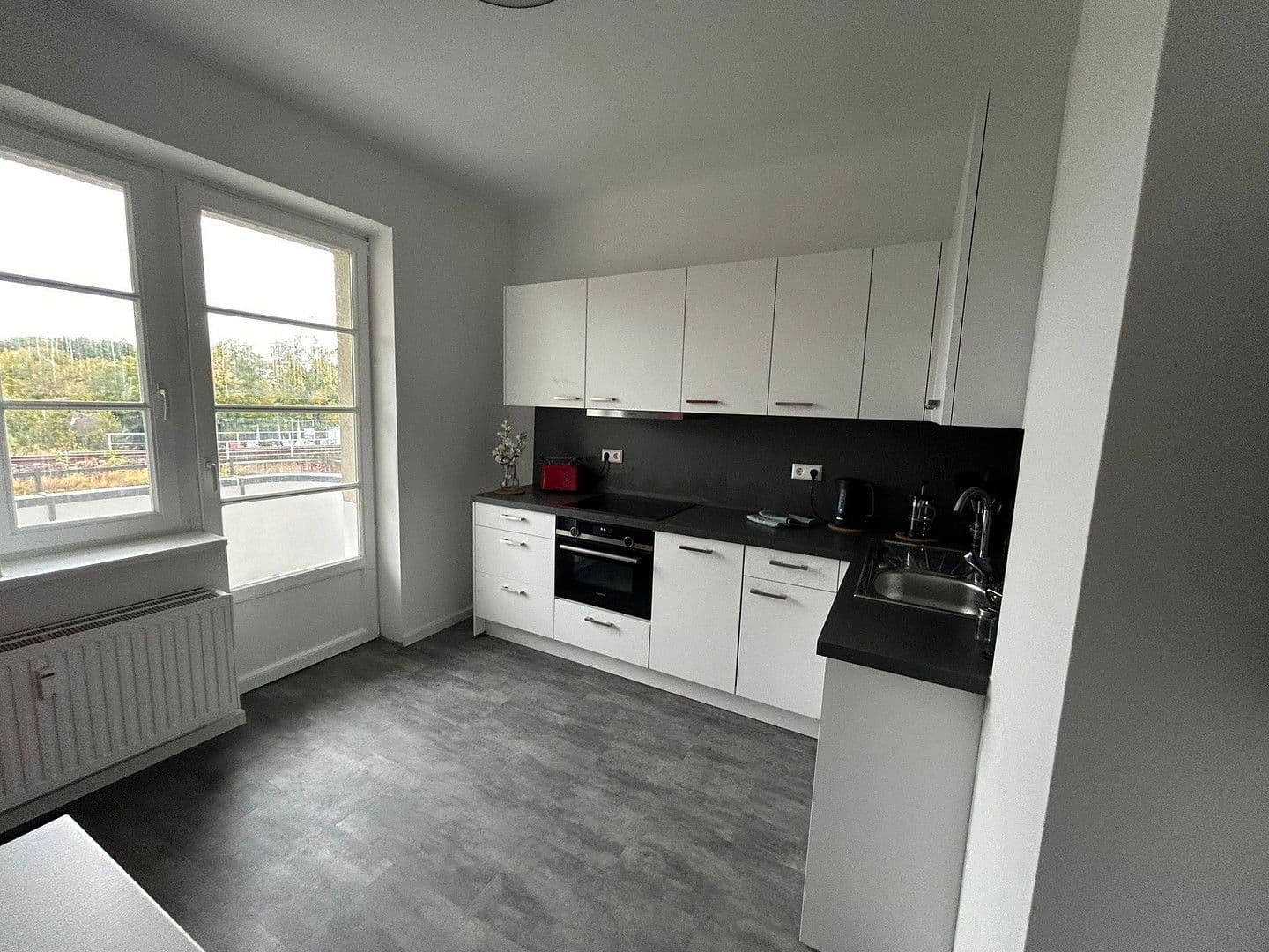 Pronájem bytu 2+1 63 m², Glienicker Weg 88, Berlin, Berlín Pronájem bytu 2+1 63 m², Glienicker Weg 88, Berlin, Berlín