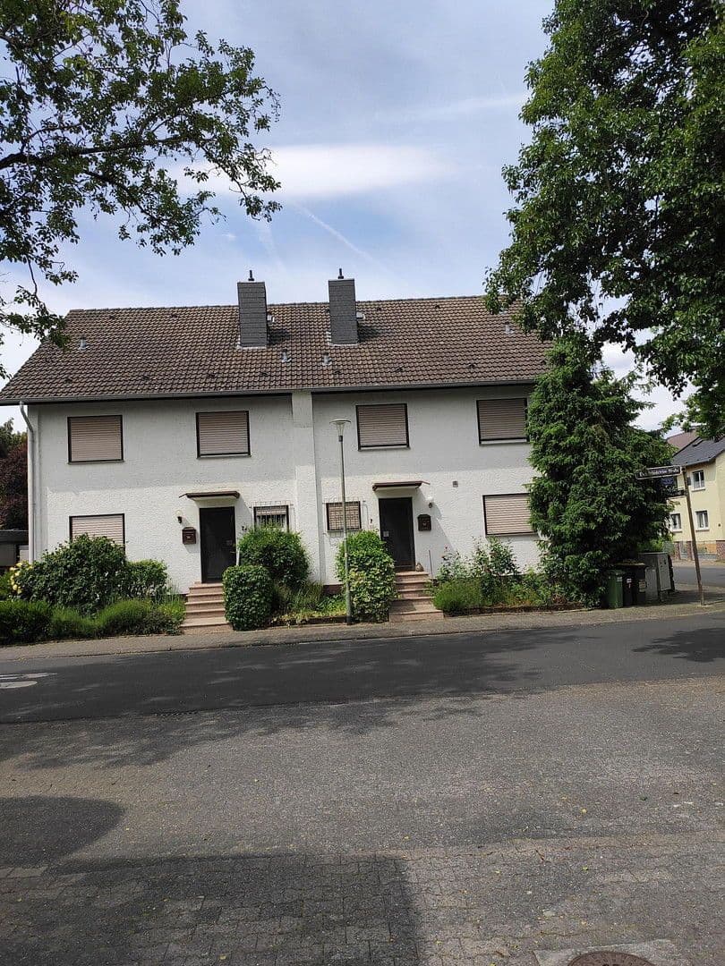 Pronájem domu 250 m², pozemek 300 m², Offenbach-Rumpenheim, Hessen Pronájem domu 250 m², pozemek 300 m², Offenbach-Rumpenheim, Hessen