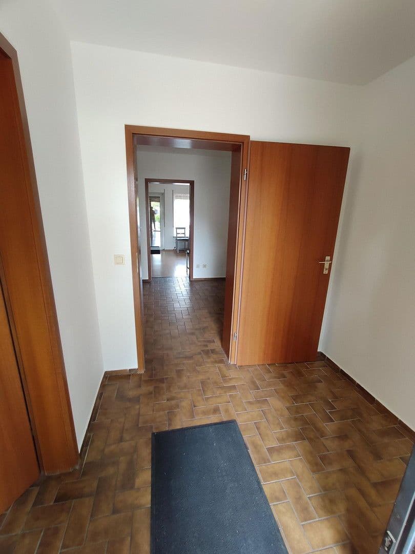 Pronájem domu 250 m², pozemek 300 m², Offenbach-Rumpenheim, Hessen Pronájem domu 250 m², pozemek 300 m², Offenbach-Rumpenheim, Hessen