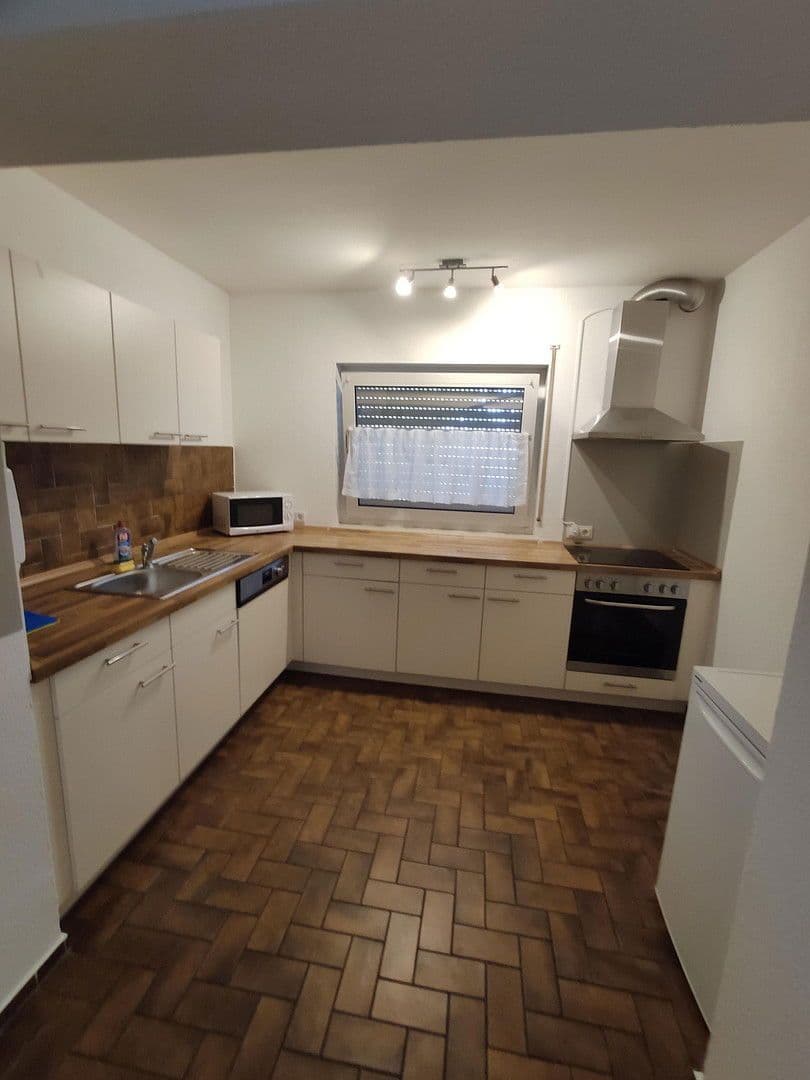 Pronájem domu 250 m², pozemek 300 m², Offenbach-Rumpenheim, Hessen Pronájem domu 250 m², pozemek 300 m², Offenbach-Rumpenheim, Hessen