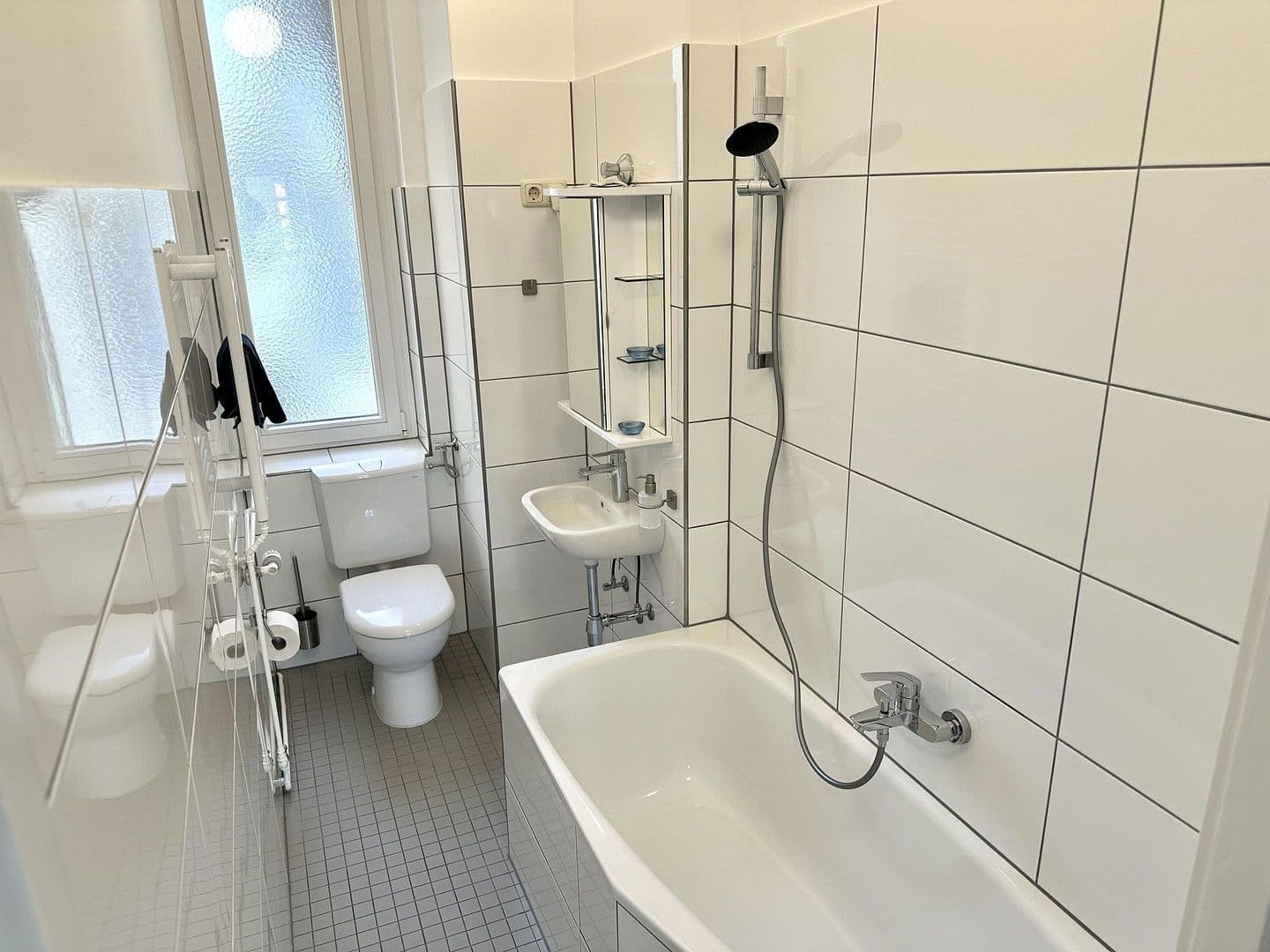Pronájem bytu 1+kk 45 m², Friedrichsruher Str. 3, Berlin, Berlín Pronájem bytu 1+kk 45 m², Friedrichsruher Str. 3, Berlin, Berlín