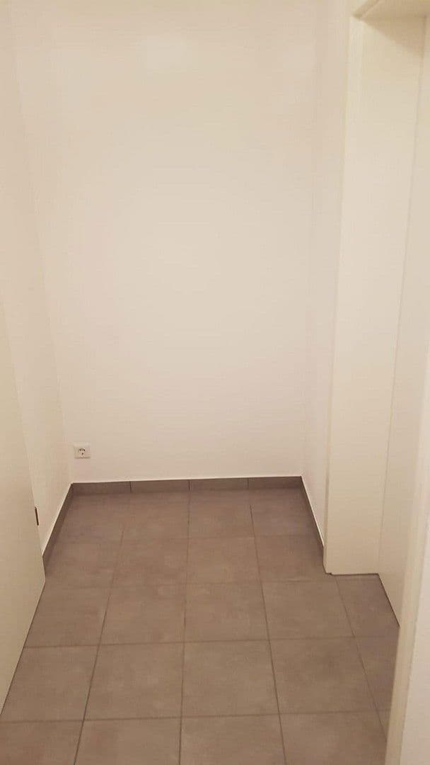 Pronájem bytu 3+1 67 m², Daimlerstraße 4, Rottenburg am Neckar, Bádensko-Württembersko Pronájem bytu 3+1 67 m², Daimlerstraße 4, Rottenburg am Neckar, Bádensko-Württembersko