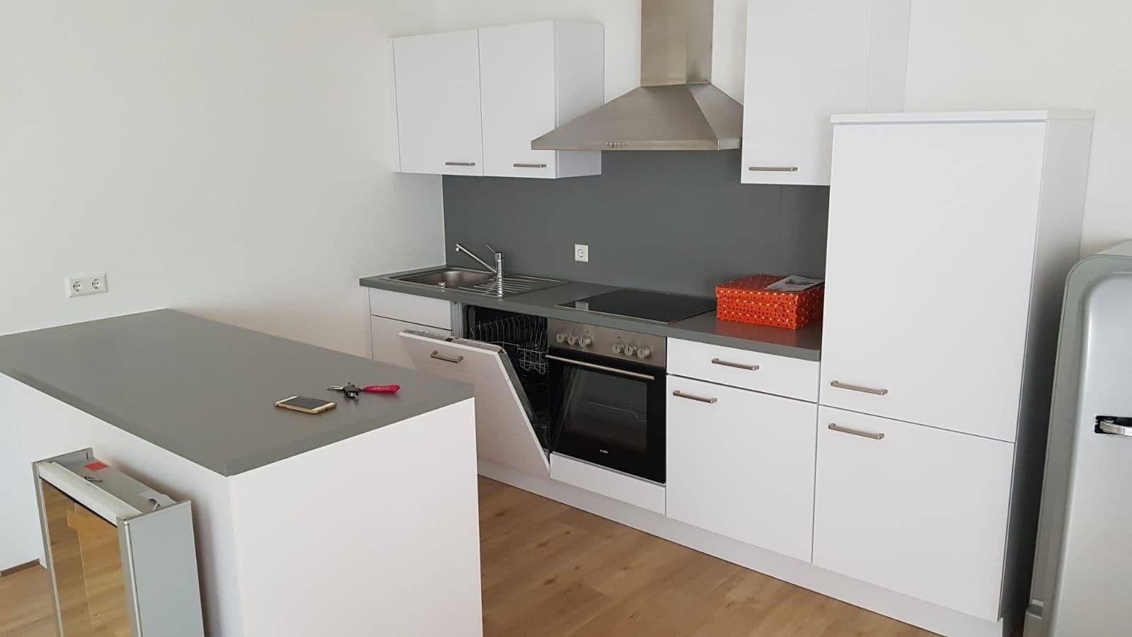 Pronájem bytu 3+1 67 m², Daimlerstraße 4, Rottenburg am Neckar, Bádensko-Württembersko Pronájem bytu 3+1 67 m², Daimlerstraße 4, Rottenburg am Neckar, Bádensko-Württembersko
