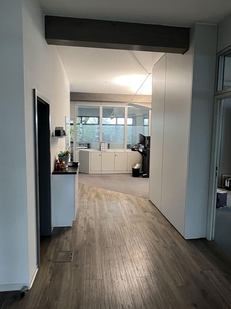 Pronájem kanceláře 1.050 m², Ludwigsburg, Bádensko-Württembersko Pronájem kanceláře 1.050 m², Ludwigsburg, Bádensko-Württembersko