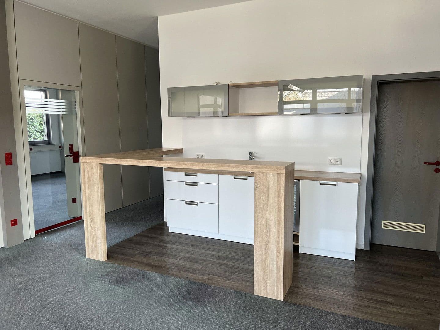 Pronájem kanceláře 1.050 m², Ludwigsburg, Bádensko-Württembersko Pronájem kanceláře 1.050 m², Ludwigsburg, Bádensko-Württembersko