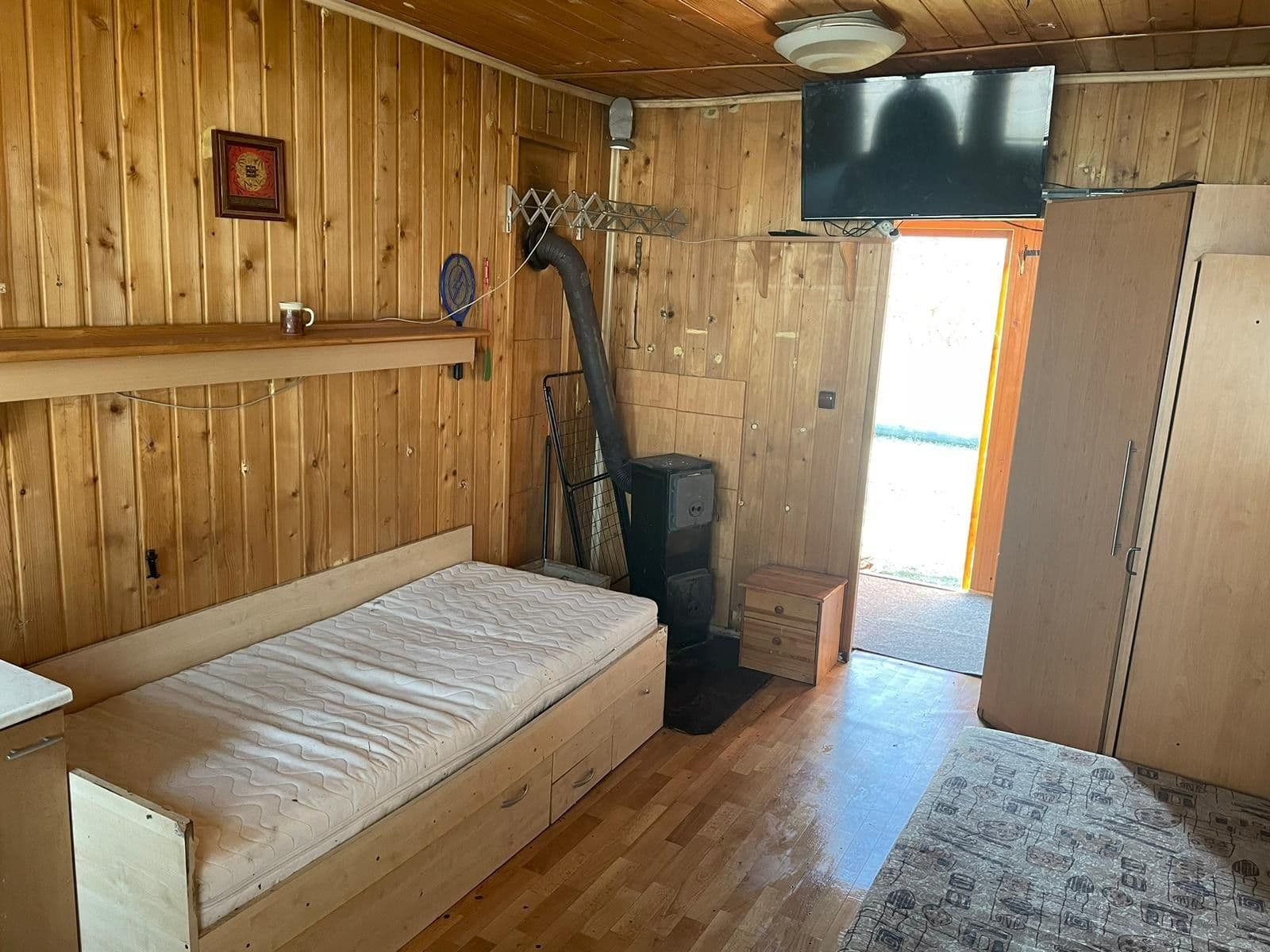 Pronájem chaty, chalupy 24 m², pozemek 299 m², Příbramská, Rokycany, Plzeňský kraj Pronájem chaty, chalupy 24 m², pozemek 299 m², Příbramská, Rokycany, Plzeňský kraj