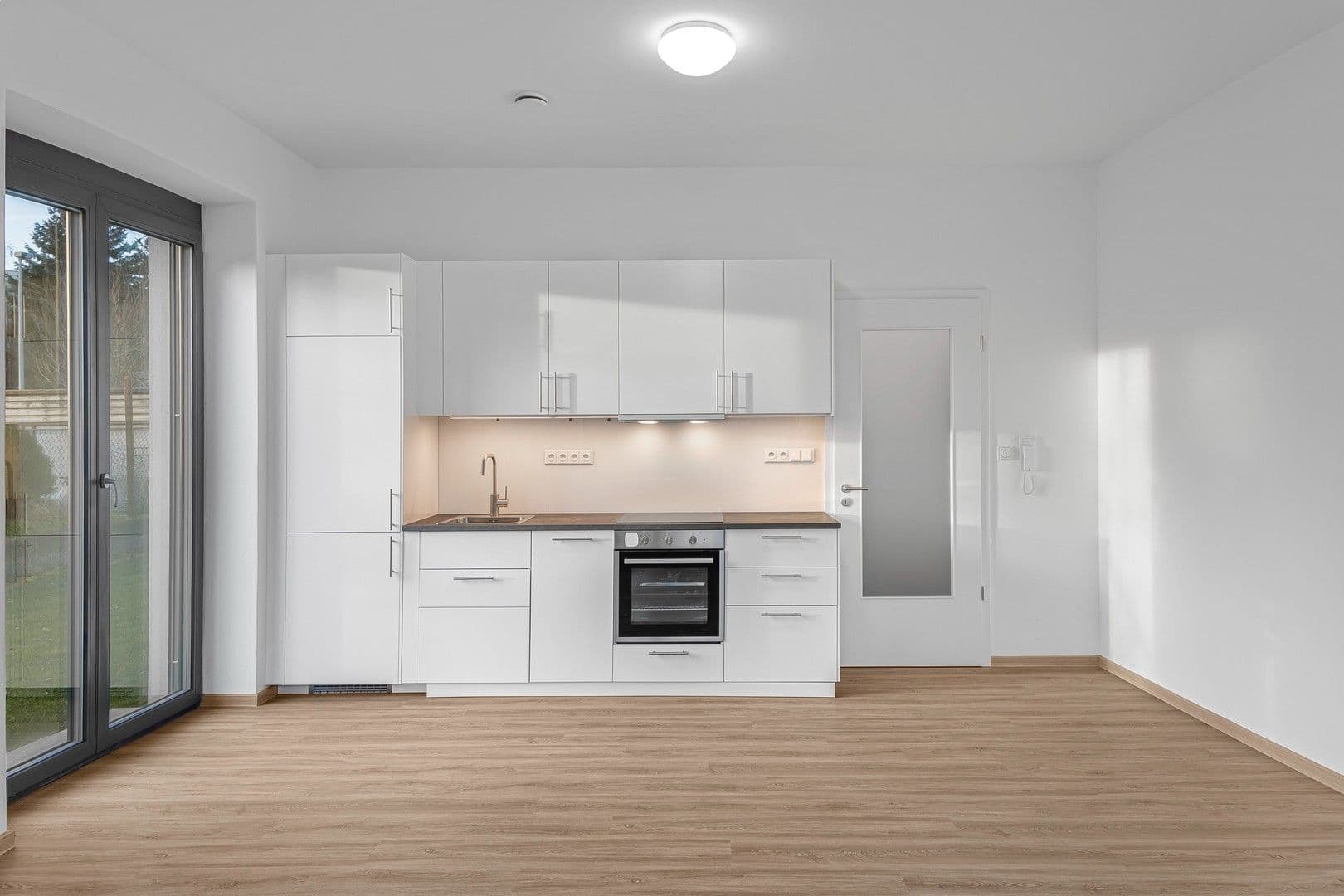 Pronájem bytu 1+kk 33 m², K dálnici, Praha, Praha Pronájem bytu 1+kk 33 m², K dálnici, Praha, Praha