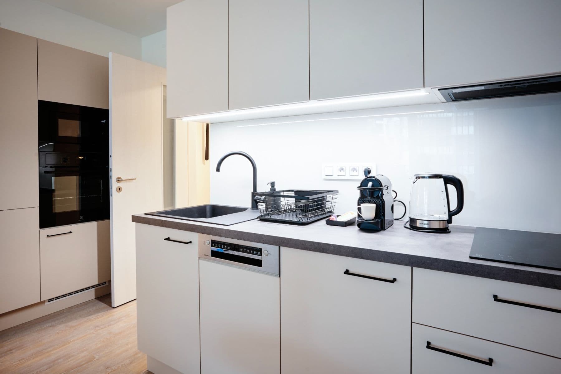 Pronájem bytu 1+kk 36 m², Šrámkové, Praha, Praha Pronájem bytu 1+kk 36 m², Šrámkové, Praha, Praha