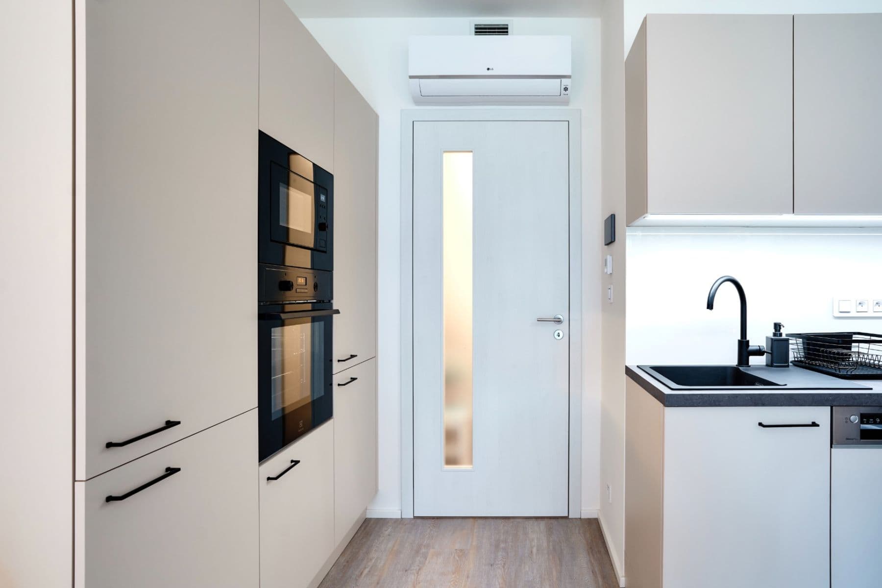 Pronájem bytu 1+kk 36 m², Šrámkové, Praha, Praha Pronájem bytu 1+kk 36 m², Šrámkové, Praha, Praha