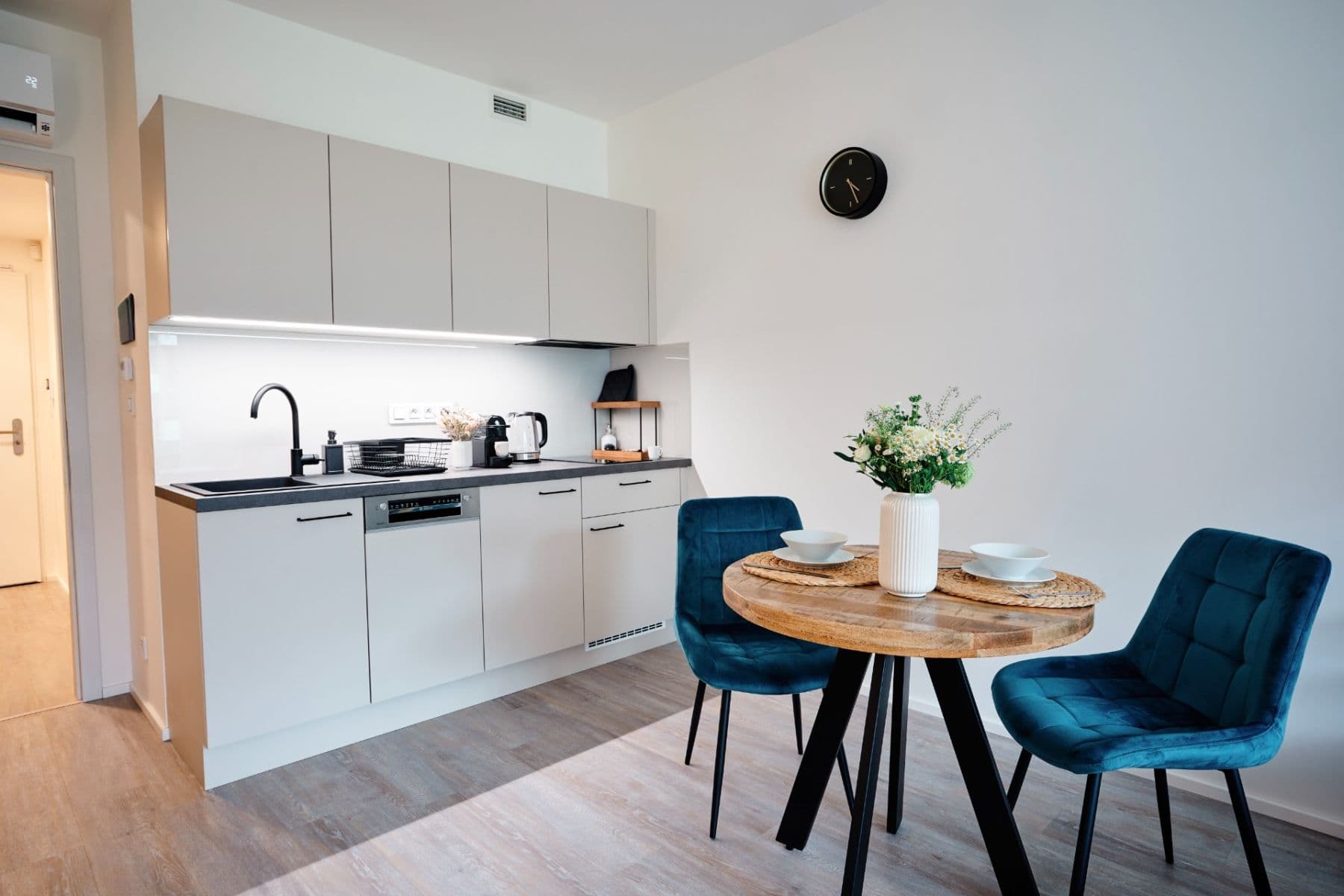 Pronájem bytu 1+kk 36 m², Šrámkové, Praha, Praha Pronájem bytu 1+kk 36 m², Šrámkové, Praha, Praha