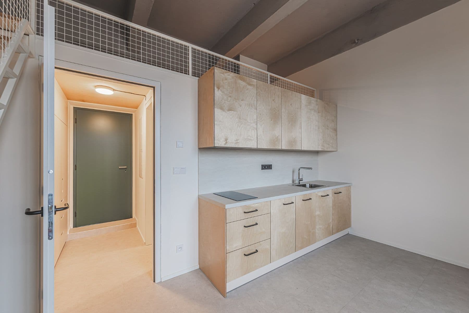 Pronájem bytu 1+kk 34 m², Pražská třída, Hradec Králové, Královéhradecký kraj Pronájem bytu 1+kk 34 m², Pražská třída, Hradec Králové, Královéhradecký kraj