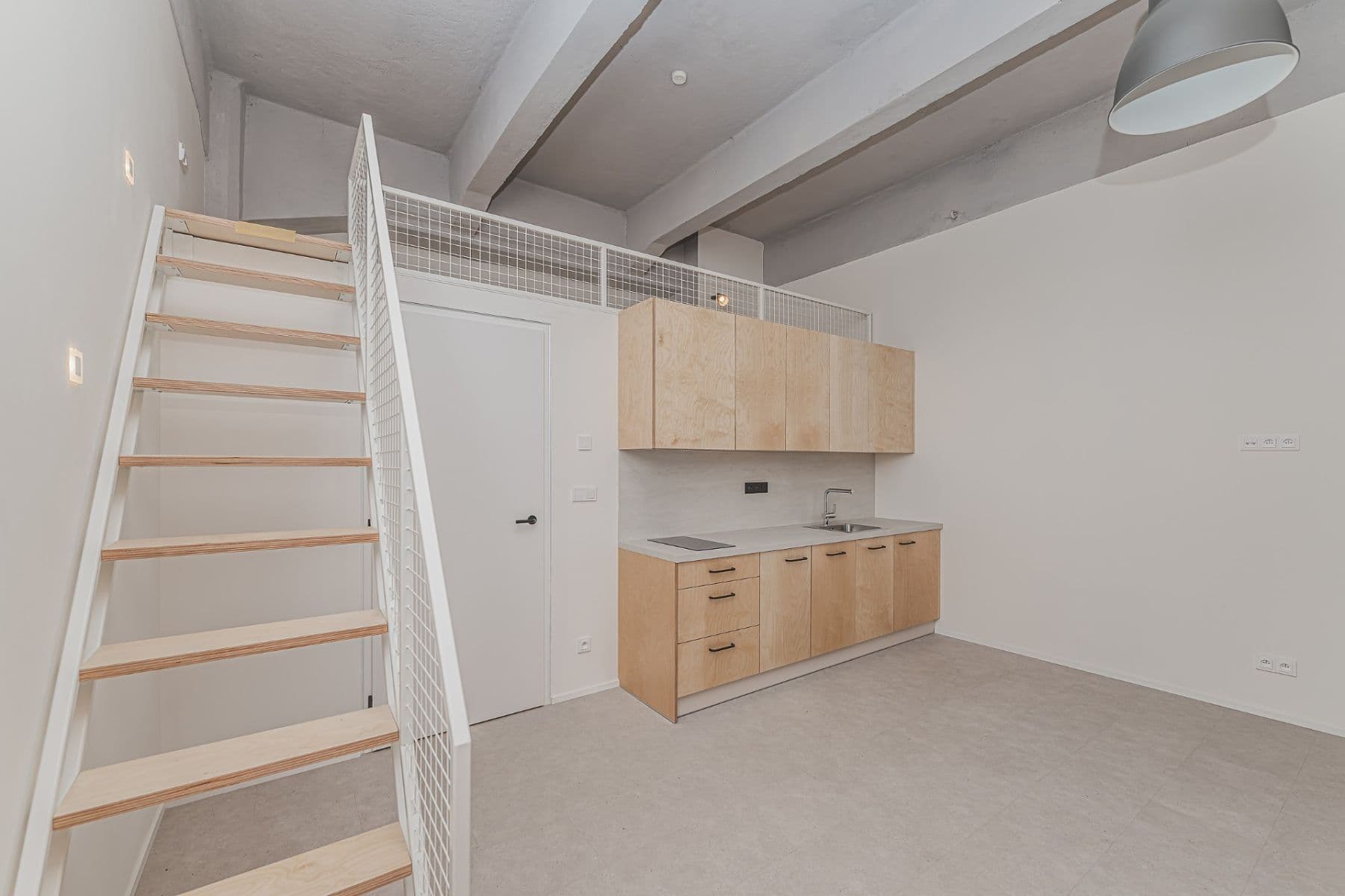 Pronájem bytu 1+kk 34 m², Pražská třída, Hradec Králové, Královéhradecký kraj Pronájem bytu 1+kk 34 m², Pražská třída, Hradec Králové, Královéhradecký kraj