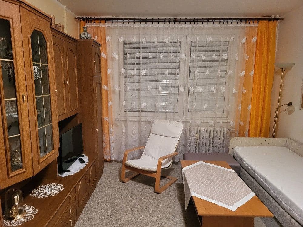 Pronájem bytu 1+1 45 m², Karla IV., Pardubice, Pardubický kraj Pronájem bytu 1+1 45 m², Karla IV., Pardubice, Pardubický kraj