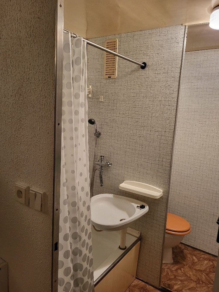 Pronájem bytu 1+1 45 m², Karla IV., Pardubice, Pardubický kraj Pronájem bytu 1+1 45 m², Karla IV., Pardubice, Pardubický kraj