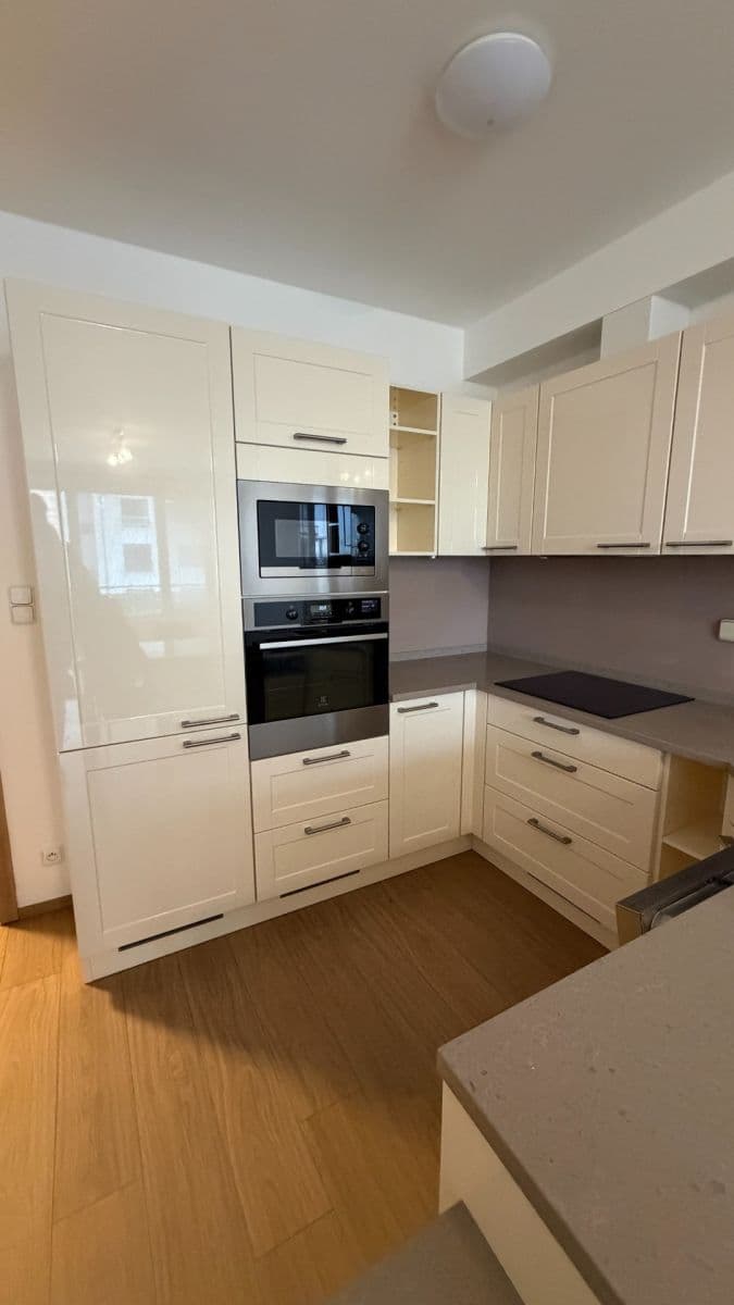 Pronájem bytu 2+kk 55 m², Padovská, Praha, Praha Pronájem bytu 2+kk 55 m², Padovská, Praha, Praha