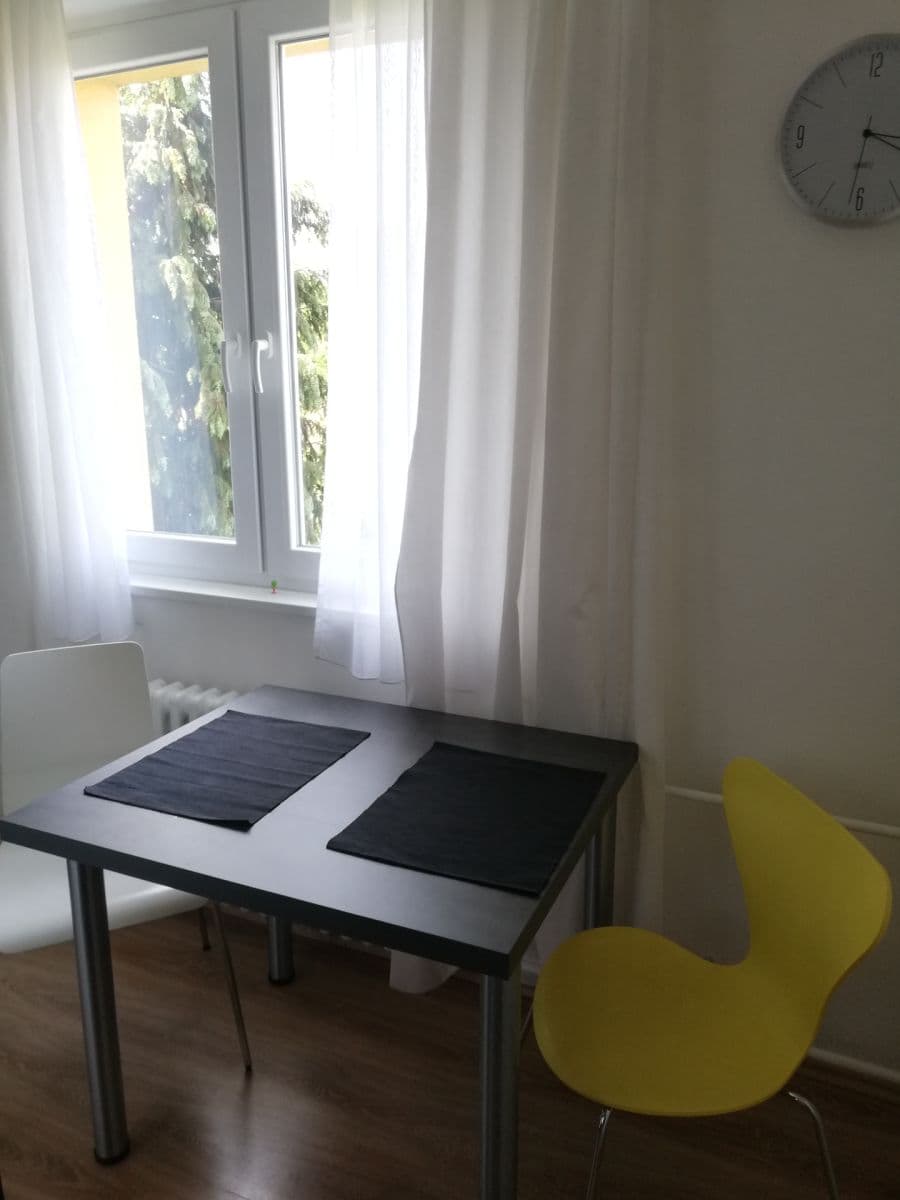 Pronájem bytu 2+1 65 m², Cerhenická, Praha, Praha Pronájem bytu 2+1 65 m², Cerhenická, Praha, Praha