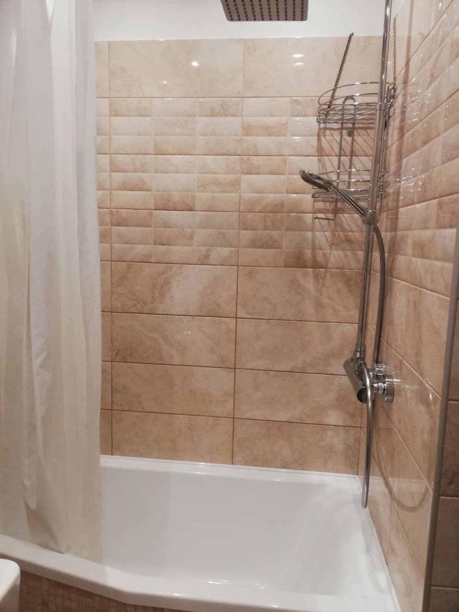 Pronájem bytu 2+1 65 m², Cerhenická, Praha, Praha Pronájem bytu 2+1 65 m², Cerhenická, Praha, Praha