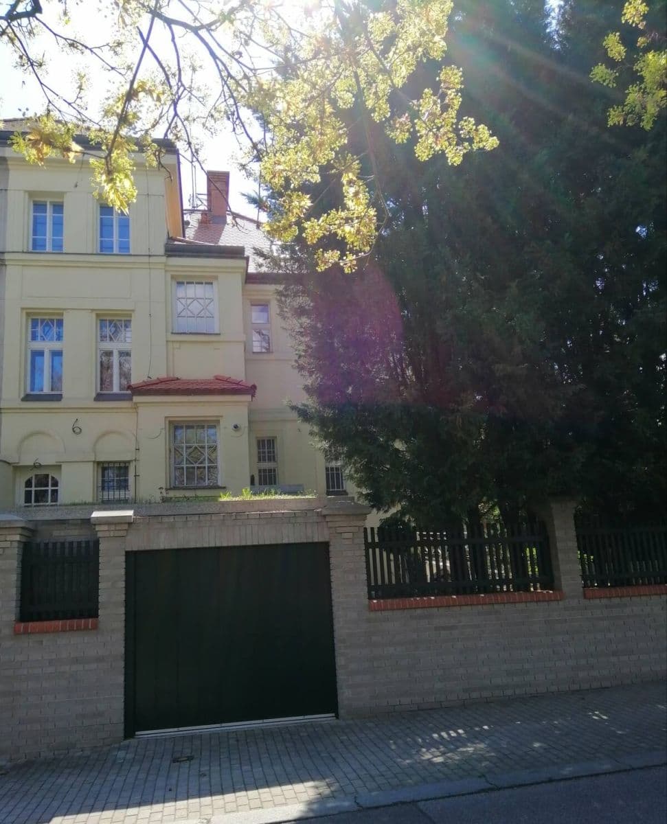 Pronájem bytu 2+1 62 m², Macharovo náměstí, Praha, Praha Pronájem bytu 2+1 62 m², Macharovo náměstí, Praha, Praha