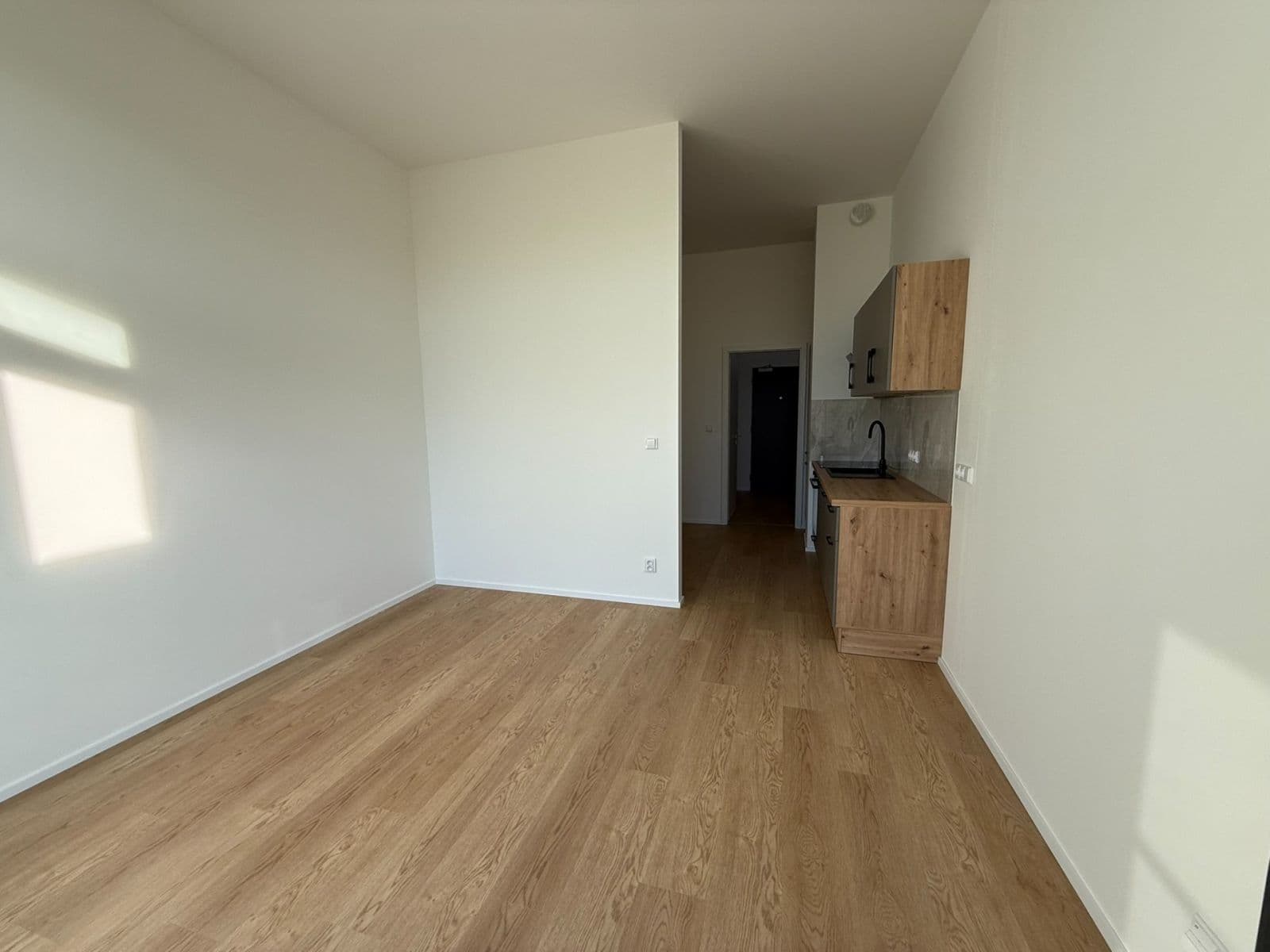 Pronájem bytu 1+kk 35 m², třída Generála Píky, Brno, Jihomoravský kraj Pronájem bytu 1+kk 35 m², třída Generála Píky, Brno, Jihomoravský kraj