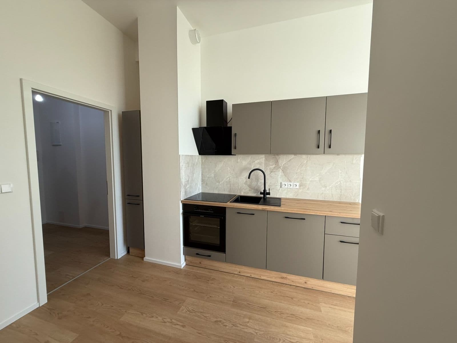 Pronájem bytu 1+kk 35 m², třída Generála Píky, Brno, Jihomoravský kraj Pronájem bytu 1+kk 35 m², třída Generála Píky, Brno, Jihomoravský kraj