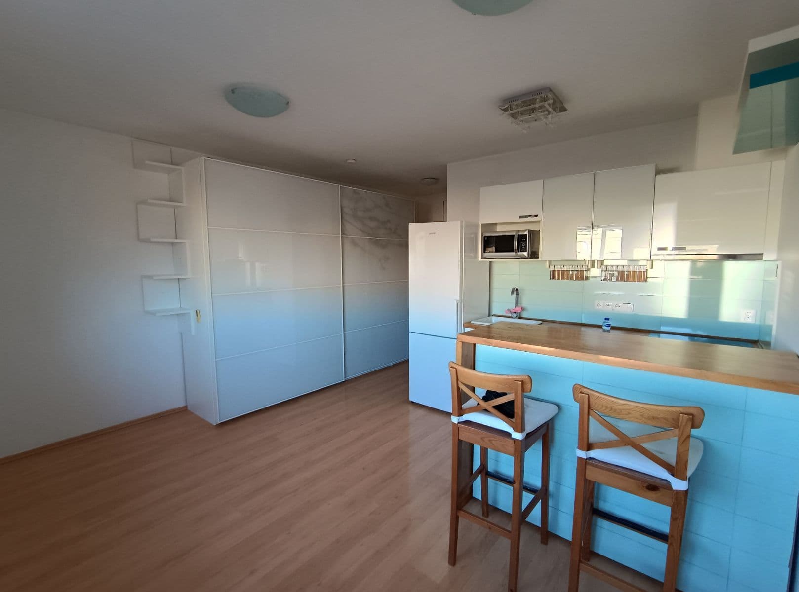 Pronájem bytu 1+kk 24 m², Ke Škole, Mníšek pod Brdy, Středočeský kraj Pronájem bytu 1+kk 24 m², Ke Škole, Mníšek pod Brdy, Středočeský kraj