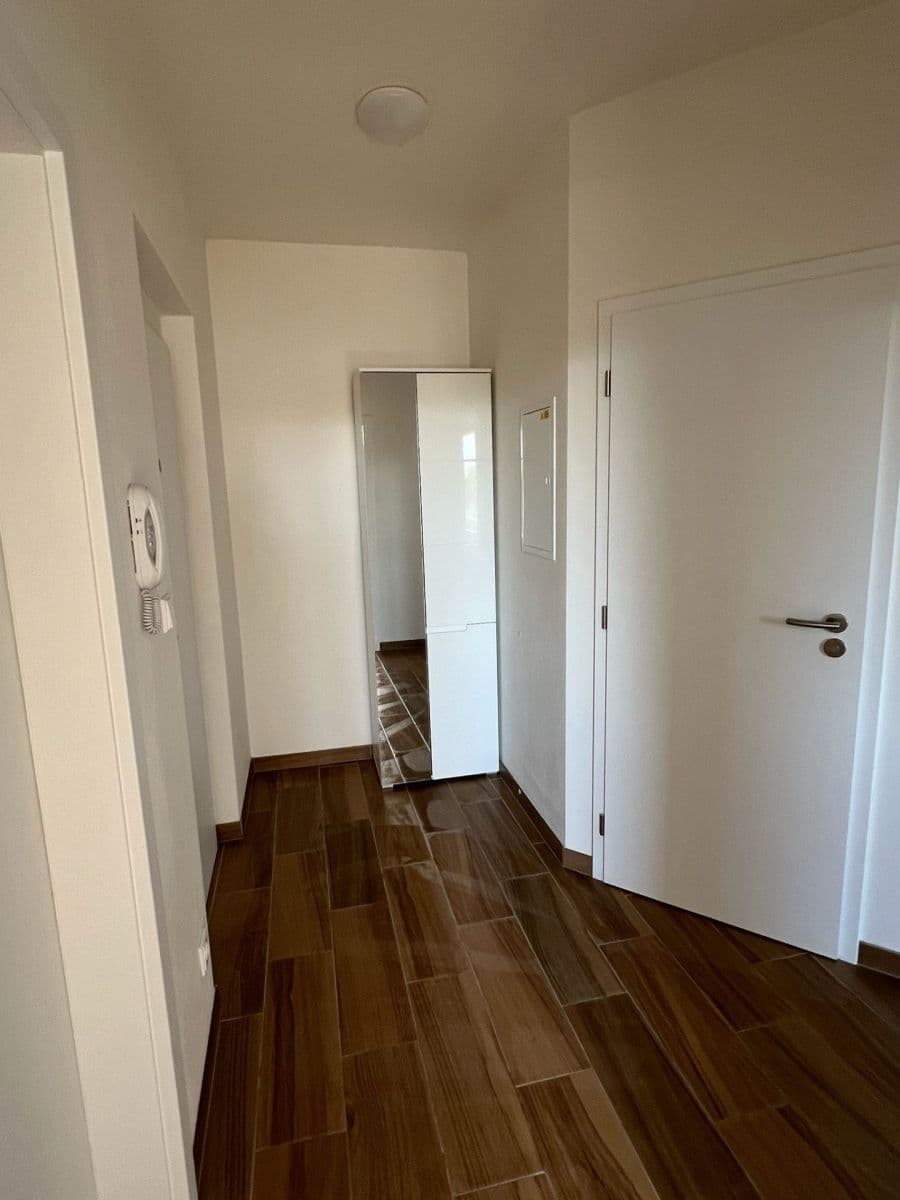 Pronájem bytu 3+kk 76 m², V Kolonii, Nymburk, Středočeský kraj Pronájem bytu 3+kk 76 m², V Kolonii, Nymburk, Středočeský kraj