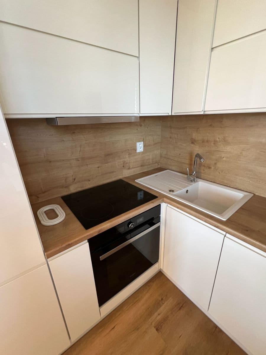 Pronájem bytu 3+kk 76 m², V Kolonii, Nymburk, Středočeský kraj Pronájem bytu 3+kk 76 m², V Kolonii, Nymburk, Středočeský kraj