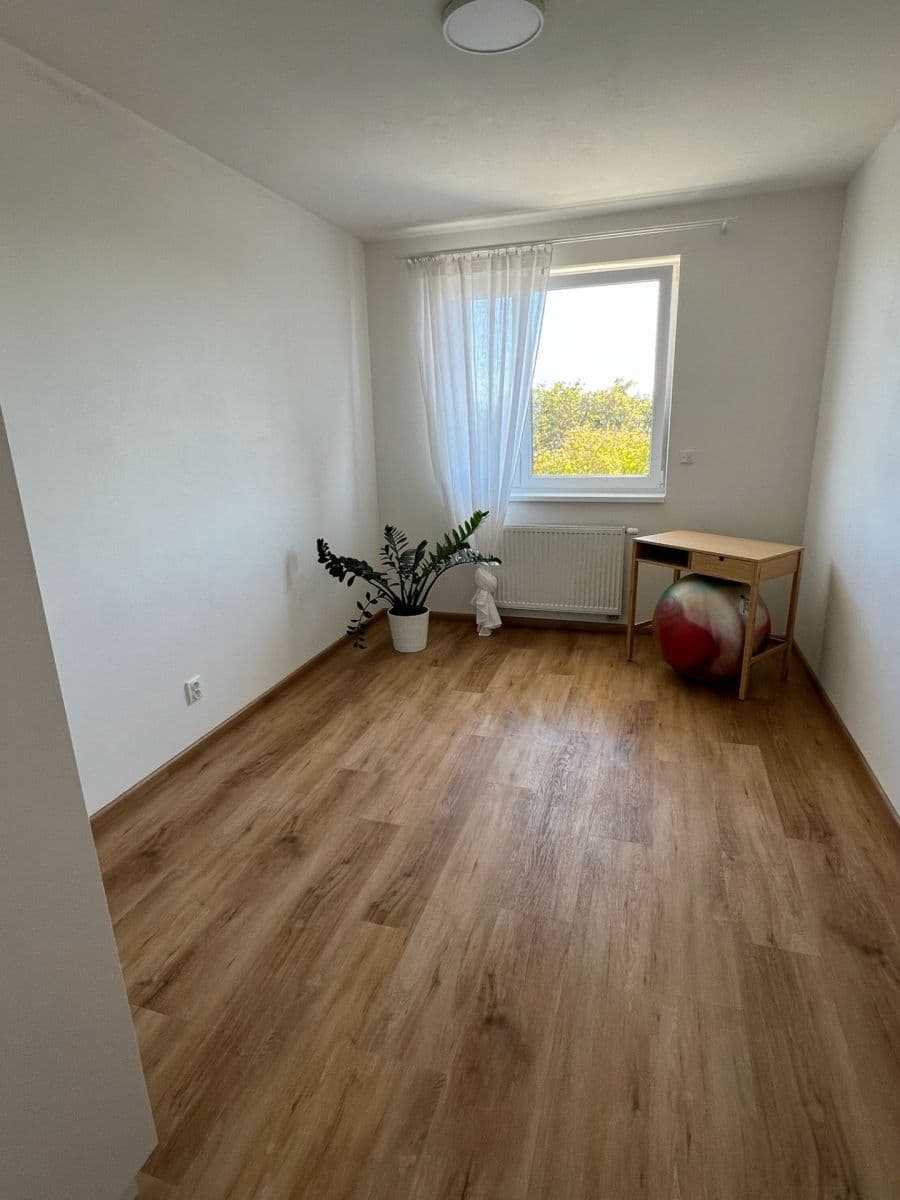 Pronájem bytu 3+kk 76 m², V Kolonii, Nymburk, Středočeský kraj Pronájem bytu 3+kk 76 m², V Kolonii, Nymburk, Středočeský kraj