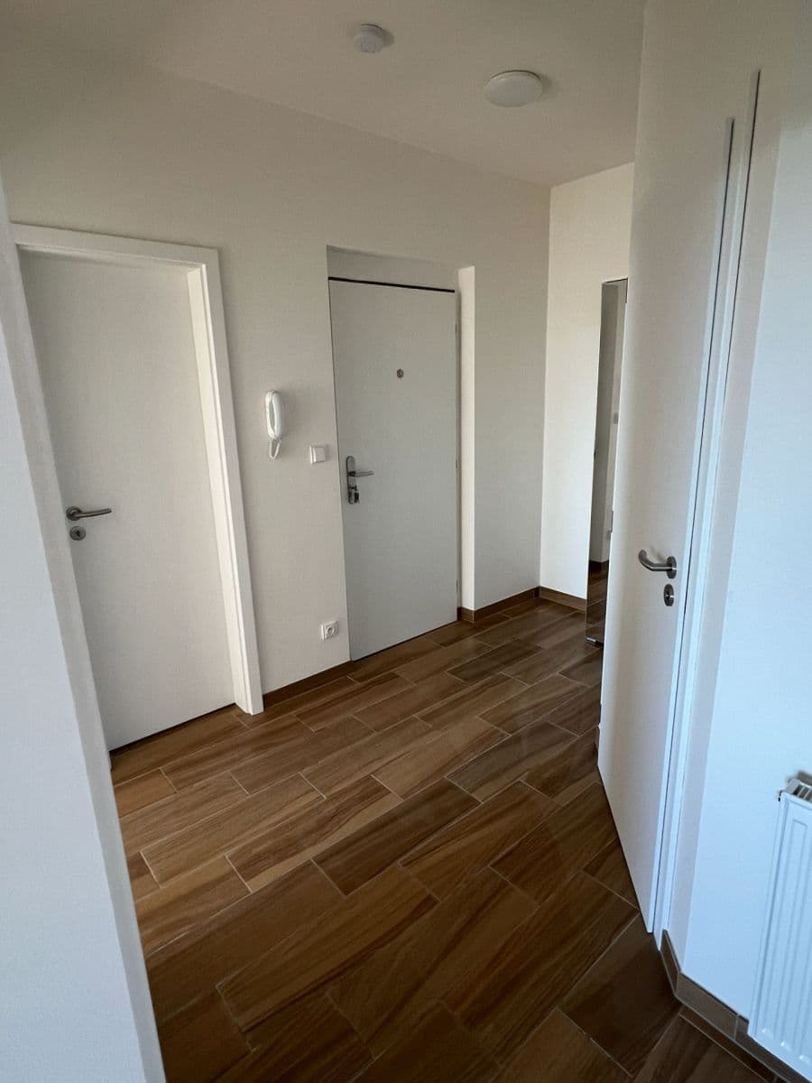 Pronájem bytu 3+kk 76 m², V Kolonii, Nymburk, Středočeský kraj Pronájem bytu 3+kk 76 m², V Kolonii, Nymburk, Středočeský kraj