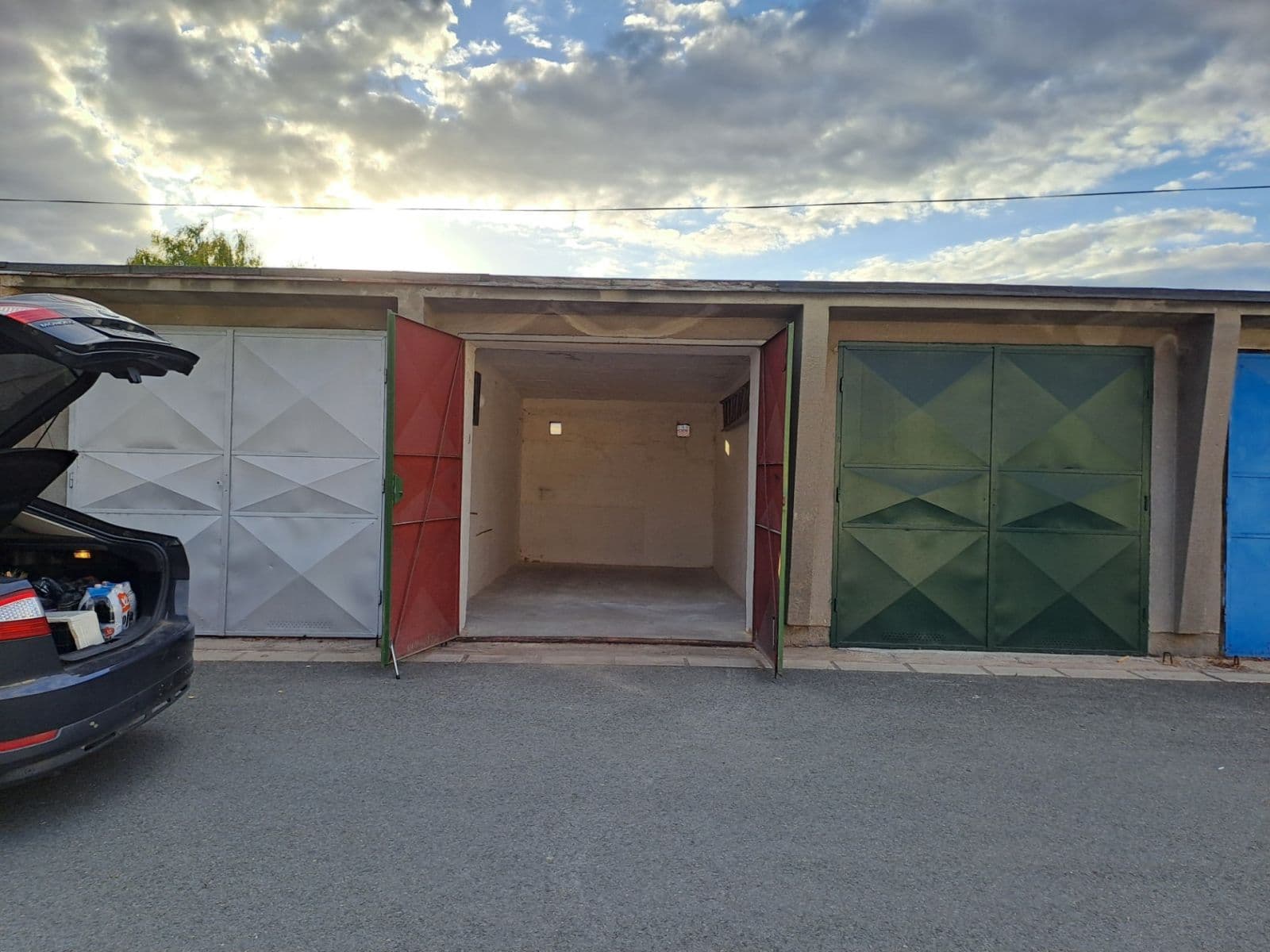 Pronájem garáže 18 m², K Vinici, Pardubice, Pardubický kraj Pronájem garáže 18 m², K Vinici, Pardubice, Pardubický kraj