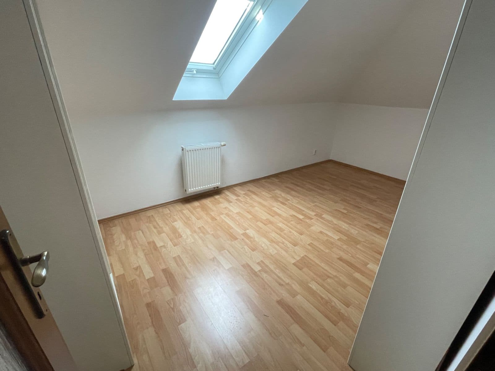 Pronájem domu 400 m², pozemek 2.000 m², Roblín, Středočeský kraj Pronájem domu 400 m², pozemek 2.000 m², Roblín, Středočeský kraj