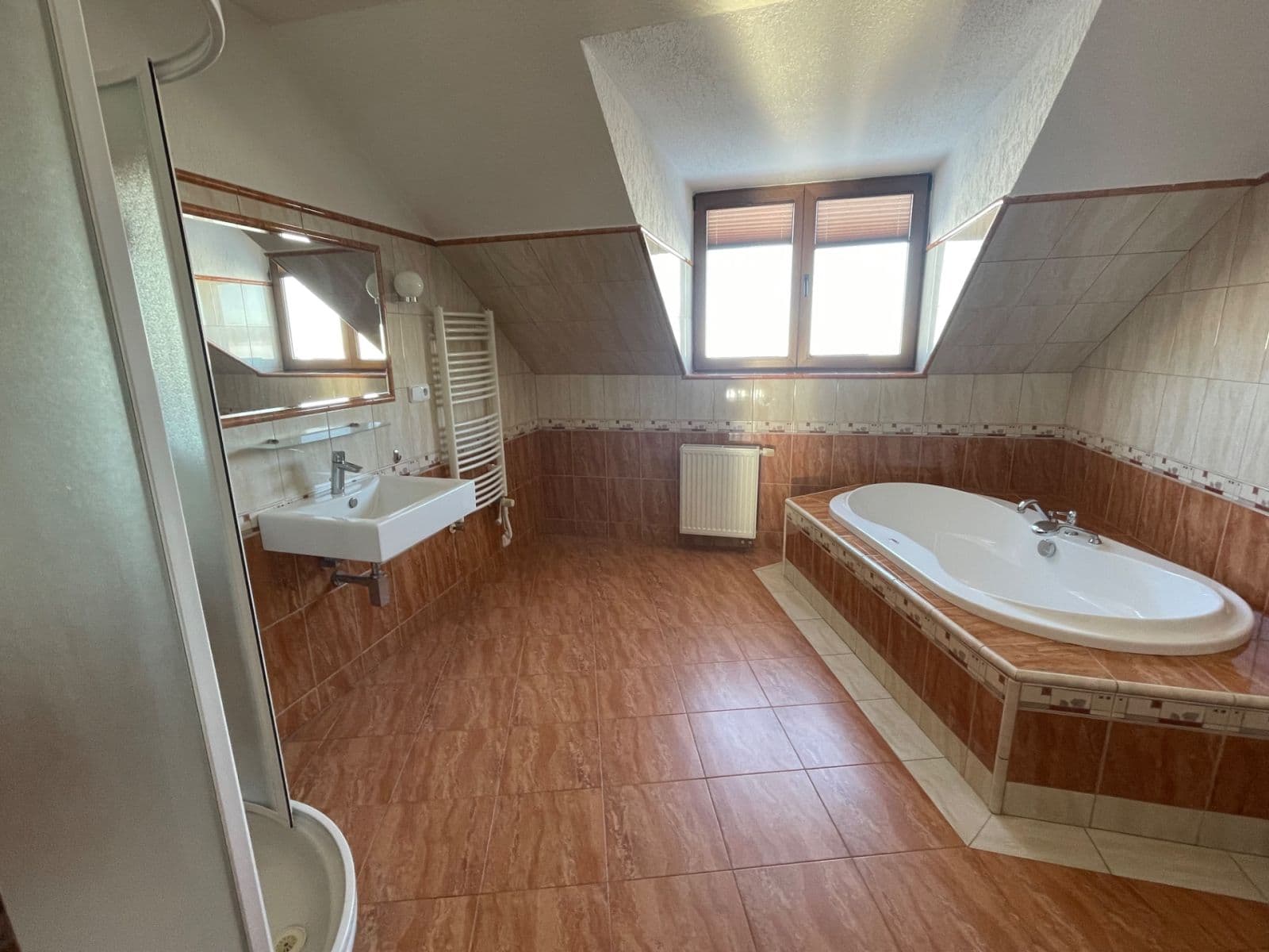 Pronájem domu 400 m², pozemek 2.000 m², Roblín, Středočeský kraj Pronájem domu 400 m², pozemek 2.000 m², Roblín, Středočeský kraj