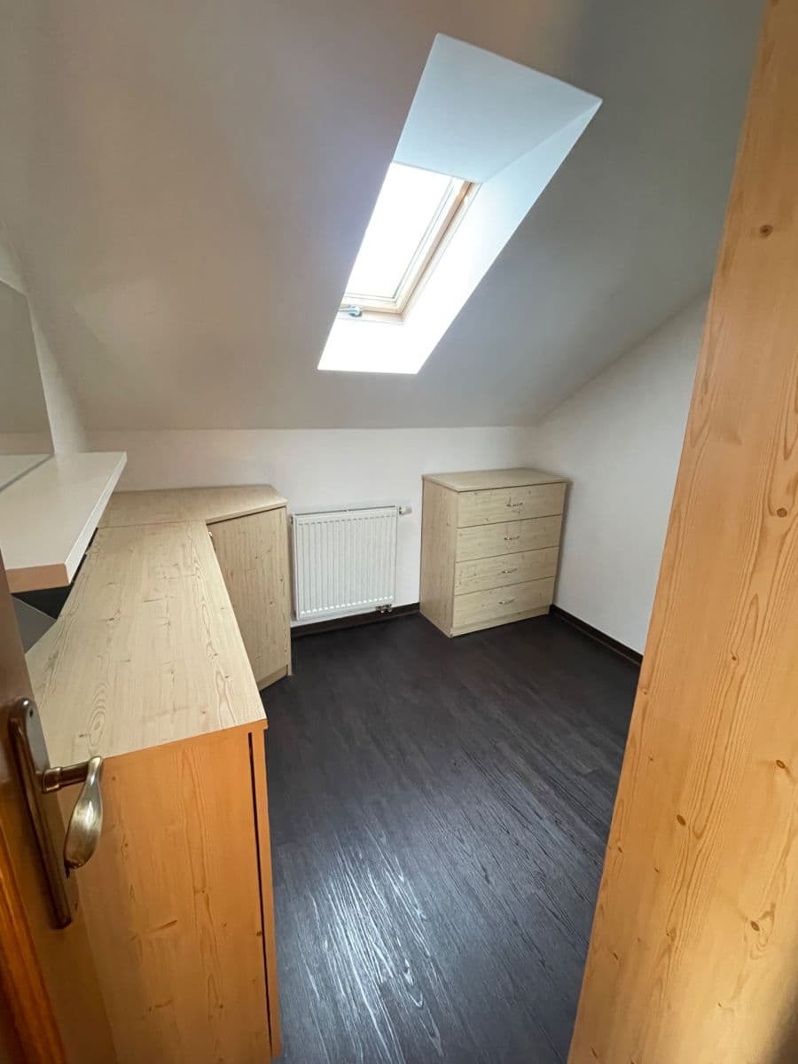 Pronájem domu 400 m², pozemek 2.000 m², Roblín, Středočeský kraj Pronájem domu 400 m², pozemek 2.000 m², Roblín, Středočeský kraj